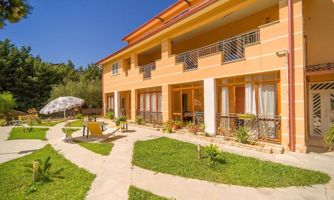 Partinico Apartment | Spend your relaxing vacation under the sun of Sicily in this lovingly furnished vacation apartment.
