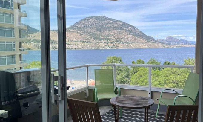 Okanagan-Similkameen Condo | Spend your summer at the lake and in the vineyards!