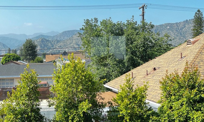 Azusa House | Spiral Staircase guest housenCharming 2-bedroom house with WiFi and AC in Azusa