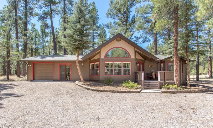 Flagstaff Cottage | Spirit hollow cottage. This beautiful super quiet Cottage sits on 2.5 acres