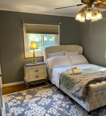 Airport Township House | Splendid Room in House 10 mins to Airport