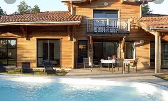 Messanges Villa | Splendide Villa Avec Piscine Chauffée, Accès Direct à la Forêt et Plage à 2 km