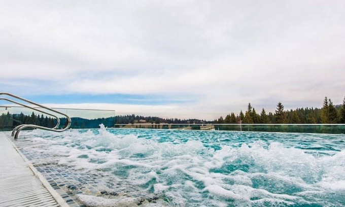 Poiana Brasov Apartment | Splendod mountain spa resort duplex with garden and terrace