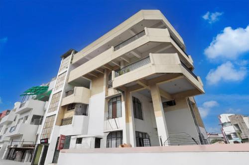 Allahabad Hotel | SPOT ON Hotel prayag villa