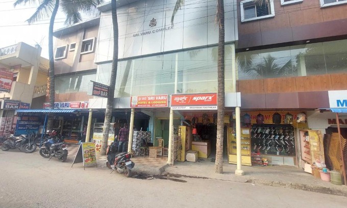 Electronics City Hotel | SPOT ON SRI VARU HOTEL & LODGING