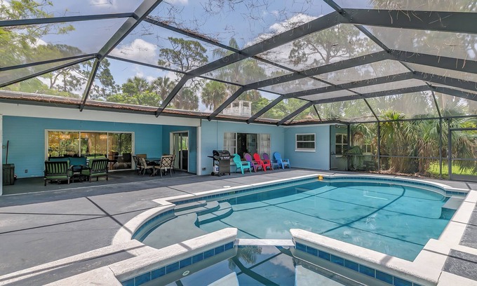 Melbourne House | Sprawling 5bd/3ba Pool Spa Chef Kitchen Dntn Melb