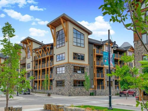 Canmore Apartment | Spring Creek Penthouse by Canadian Rockies Vacation Rentals