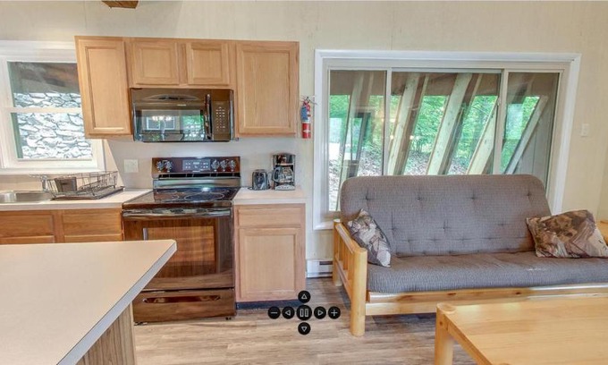 New Holland Resort | Spring Gulch A-Frame House 8