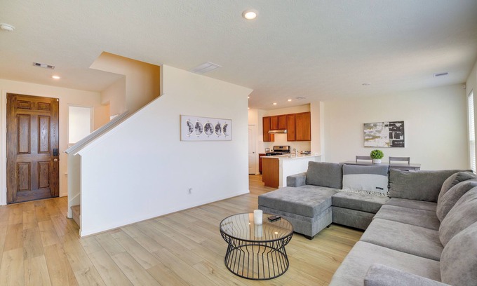 Spring Cottage | Spring Retreat w/Private Yard & Charcoal Grill!