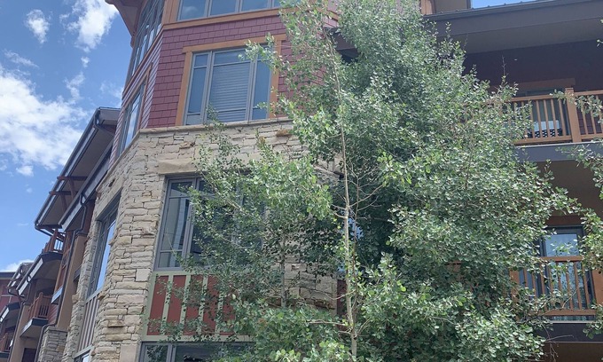 Park City Cabin | Spring Ski Week in the Canyons- Ski In/Ski Out