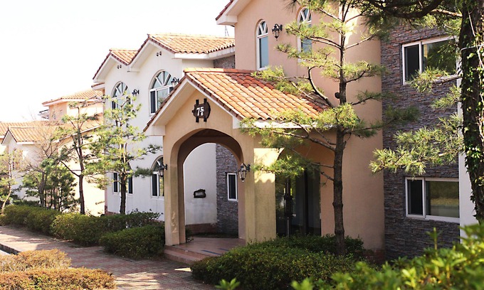 Namwon Apartment | Springdale