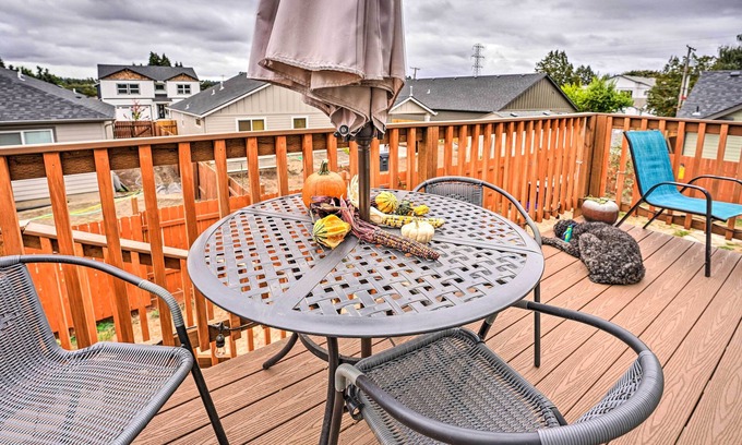 Springfield Apartment | Springfield Apt w/Deck + Central Location!