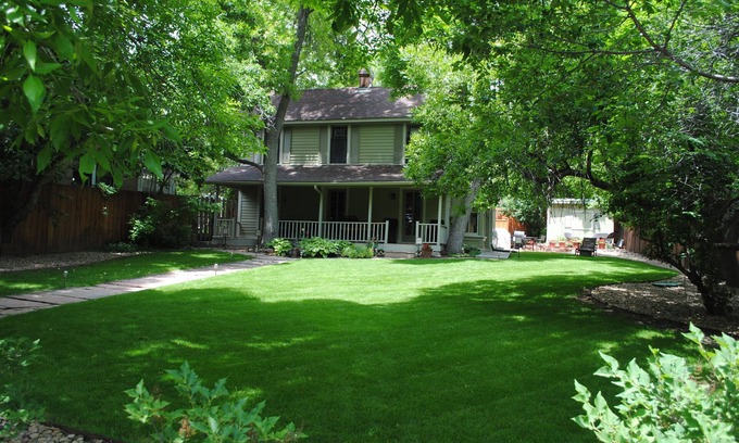 Mapleton Hill Apartment | Spruce Street hideaway