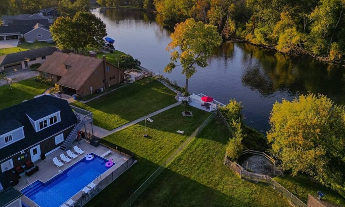 Bristol House | St. Joe “River Escape”~ Pool~Hot Tub~ Gameroom