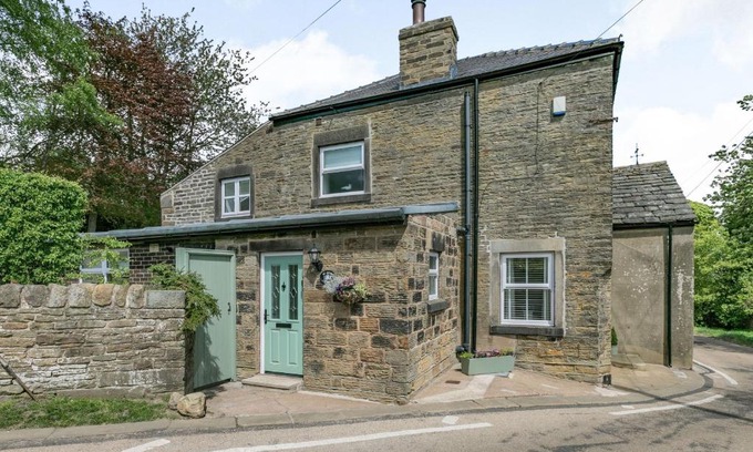Penistone House | St John's Cottage