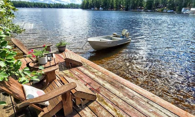 Brantingham Apartment | Stabbin Cabin 2 on Grant Island-hottub Boat Pets