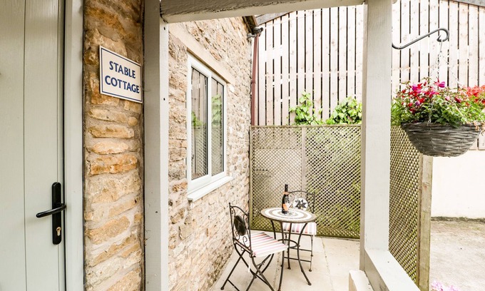 Frome Cottage | STABLE COTTAGE, RODE FARM, romantic, with open fire in Rode