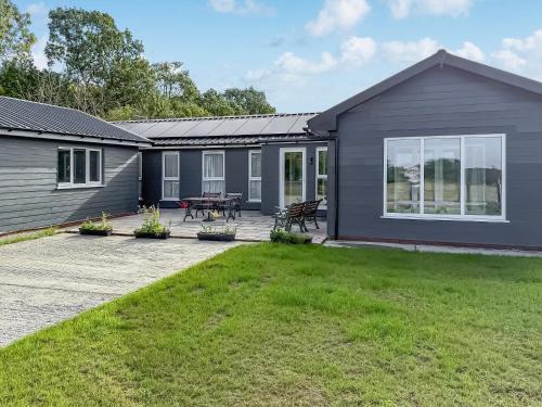 Beccles House | Stable Cottage - Uk45134