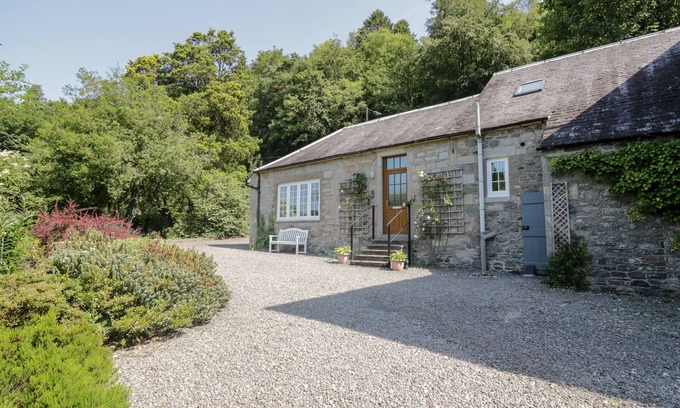 Langholm Cottage | STABLES COTTAGE, family friendly, with open fire in Langholm