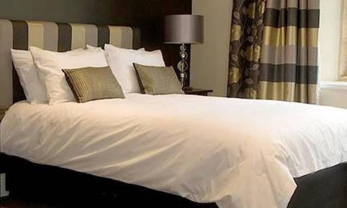 Yeovil Bed & Breakfast | Standard Double Ensuite with Shower at The Keep