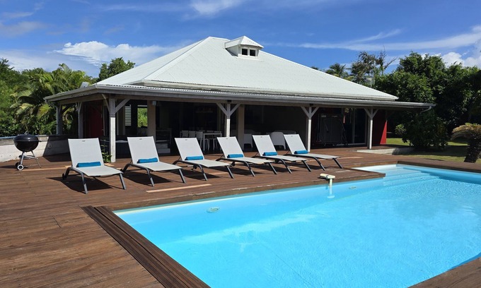 Saint-Francois Villa | STANDING VILLA with Jacuzzi & Pool, on 1800m2 of land