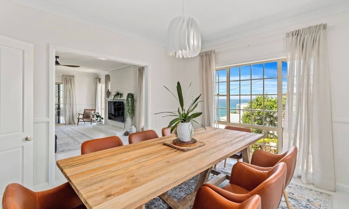 Coalcliff House | Stanwell Park Escape Sprawling Beachfront Living