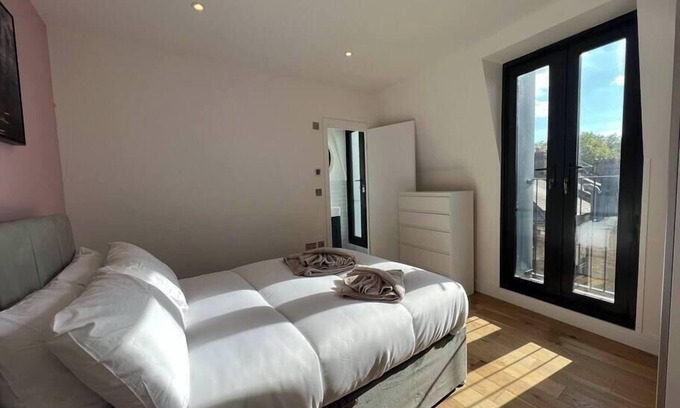 West Ealing Apartment | Star London Uxbridge Road 2-Bed Retreat
