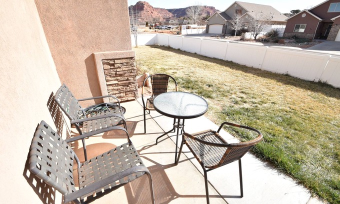 Kanab House | Star's Place near 3 Nat'l Parks - Family and Pet friendly