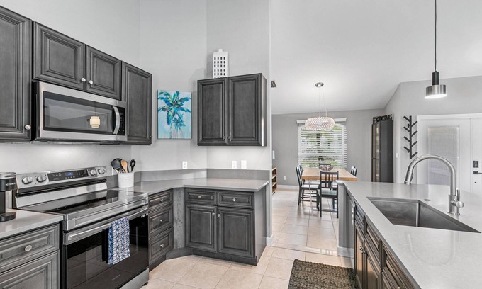 Marco Island House | Starfish Court-Coastal 3 BDR/2BA Waterfront Pool Home