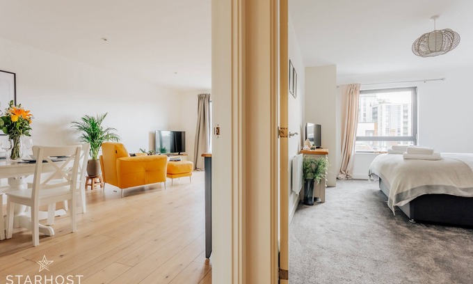 Southampton City Centre Apartment | Starhost Residences Large Stylish 1 Bedroom Apartment in Ocean Village