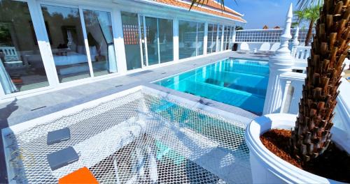 South Pattaya Villa | STARLAND Luxury Pool Villa Pattaya Walking Street 8 Bedrooms