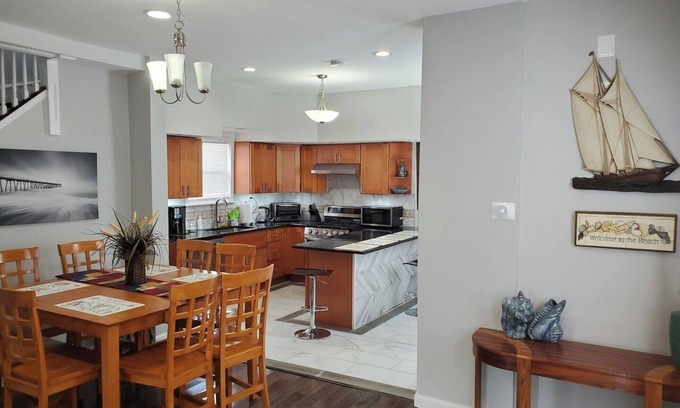 Atlantic City House | Starlite Sanctuary- Easy Walk to Trop and Boardwalk!