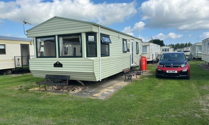 Chapel Saint Leonards Ski Chalet | Static Caravan Skegness Free Parking Close Beach
