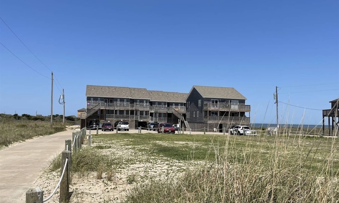 Hatteras Condo | Stay and Relax at Finns Up! Wonderful views of the Pamlico Sound