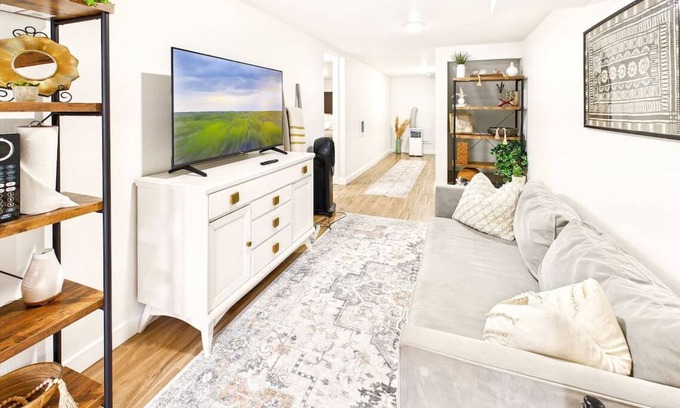Albany Apartment | Stay in the center of the Willamette Valley close to wineries