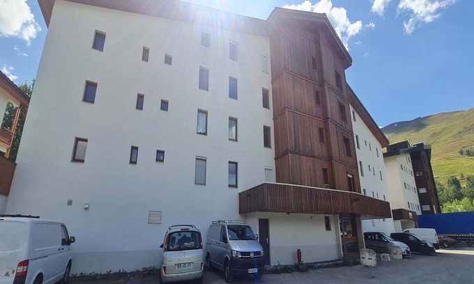 Mont-de-Lans Apartment | Stay in the Heart of Les Deux Alpes