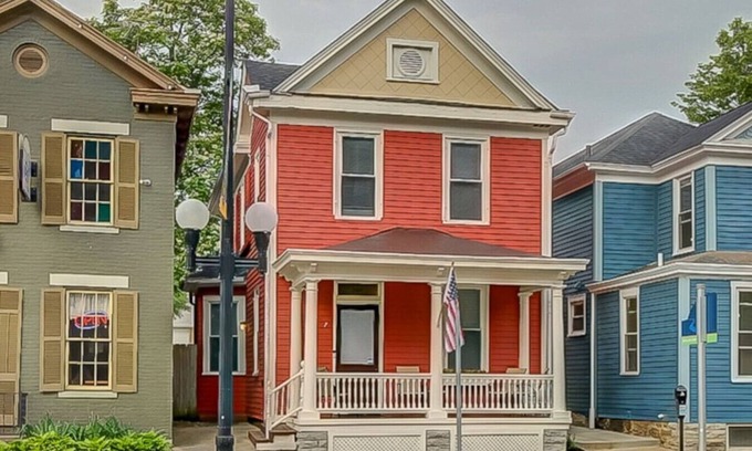 Hamilton House | Stay on Main Street! A+ Location! Walk Everywhere!