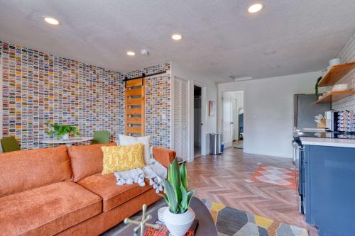 Woodstock Apartment | Stay Portland - The Perfect Retro Portland Retreat - Vintage Shops