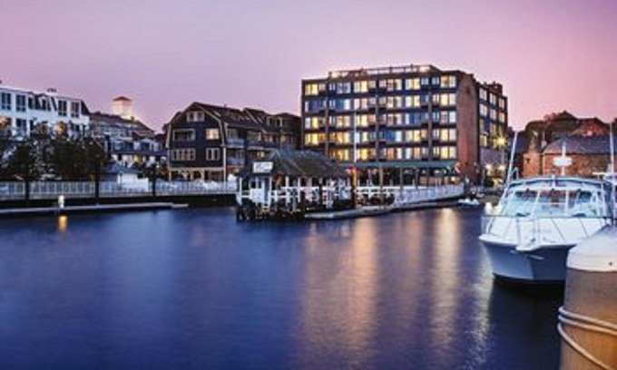 Yachting Village Resort | Stay right on Thames Street- the heart of Newport ON the Water