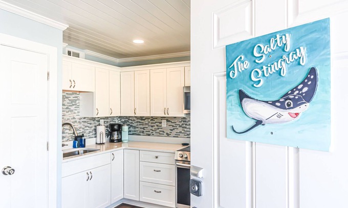 Gulf Shores Condo | Stay Salty at the Salty Stingray