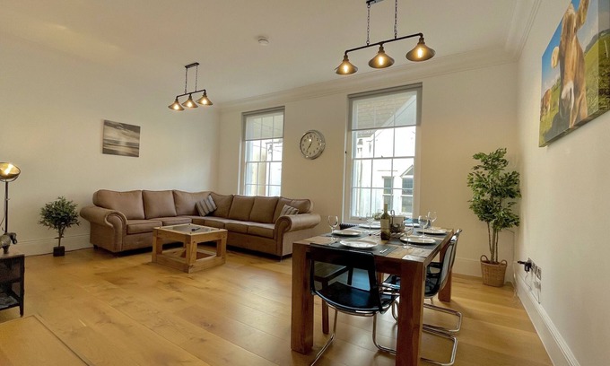Teignmouth Apartment | Stay Salty | Perfect Central Location | 1000 SqFt!