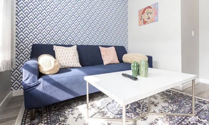 Mission Hills Apartment | Staycation in Old Town ⭐️ Walk to All. Parking+WiFi