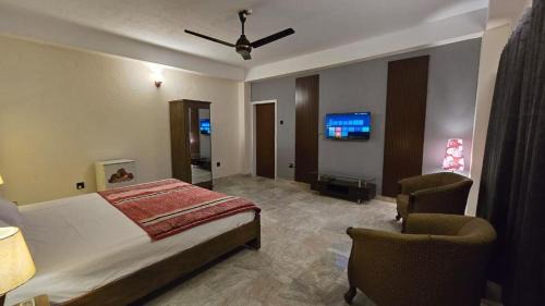 Karachi House | StayOra Guest House