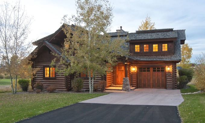 Victor House | Steelhead Log Cabin in Teton Springs, Victor. A/C, Targhee Forest Access