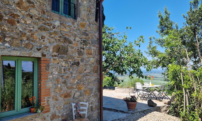 Orciatico Ski Chalet | Steinhaus Alleinstehend mit Fantastischem Ausblick, Stilvolle Einrichtung, Ruhe