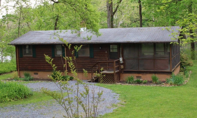 Luray Cabin | Stepping Stone Cabin