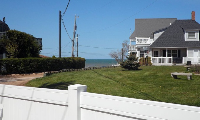 South Haven Cottage | Steps Away from the Beach