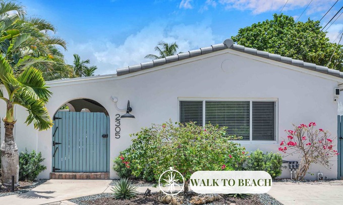 Lauderdale Beach House | Steps from Beach/Quaint Cottage/Hot Tub/Surf Key/H0MES