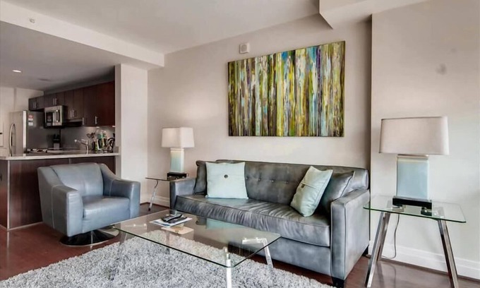 George Washington University Apartment | Steps from National Mall& White House | nr Foggy Bottom