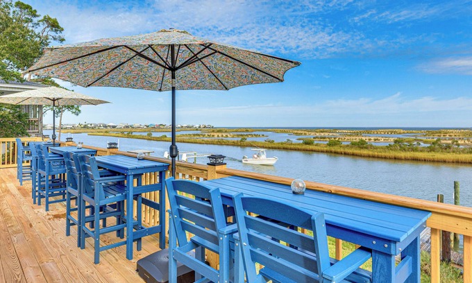 Dauphin Island House | Steps to Gulf: Bayside Dauphin Island Home w/Dock